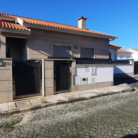 Cantinho Violetas Holiday home *